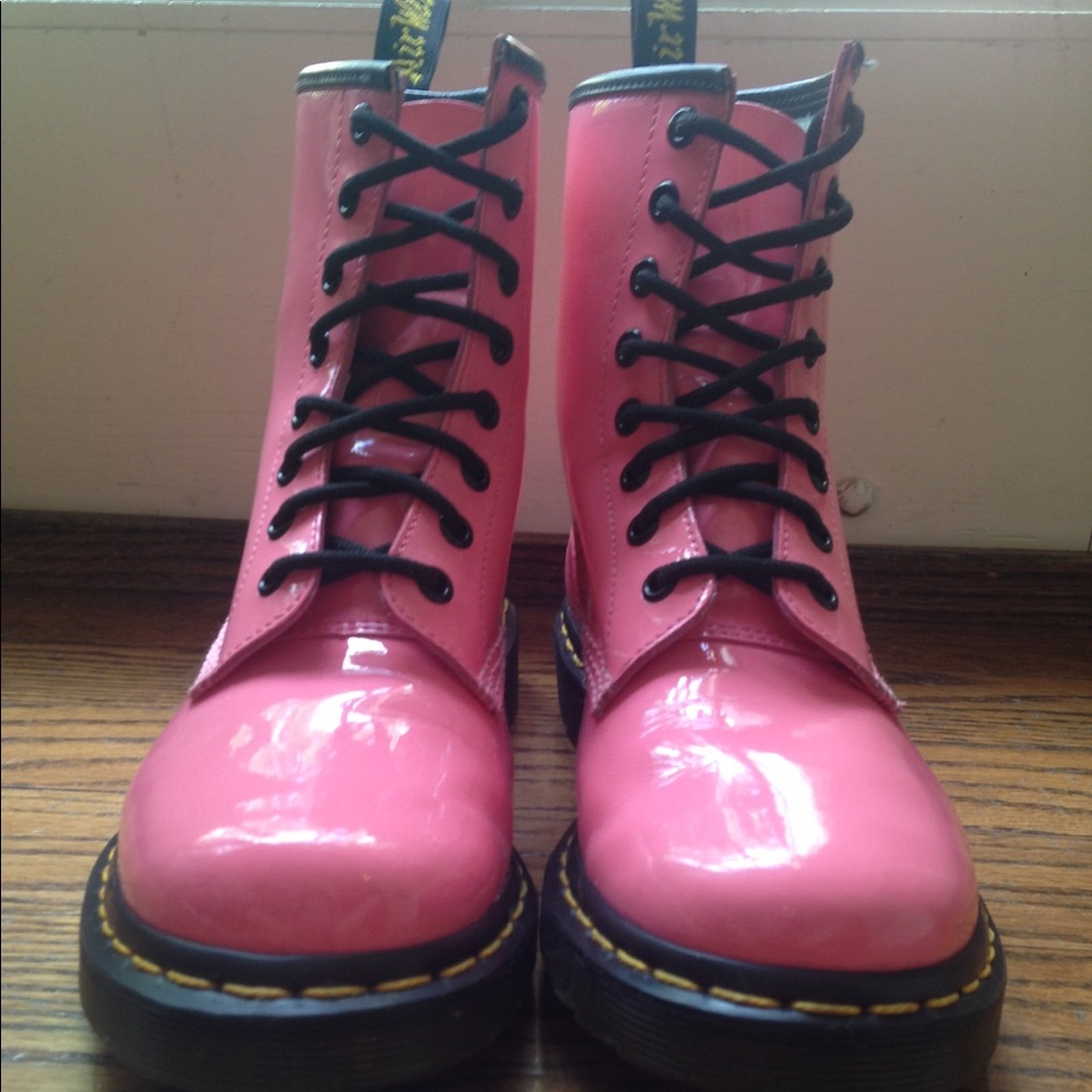 Dr. Martens Women’s US 7 Bubblegum Pink Boots